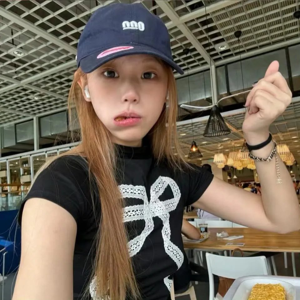莺燕双飞 封面